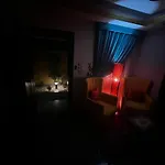 Luxury Flat With Garden And Private Entrance شقة فاخرة بحديقة و مدخل خاص