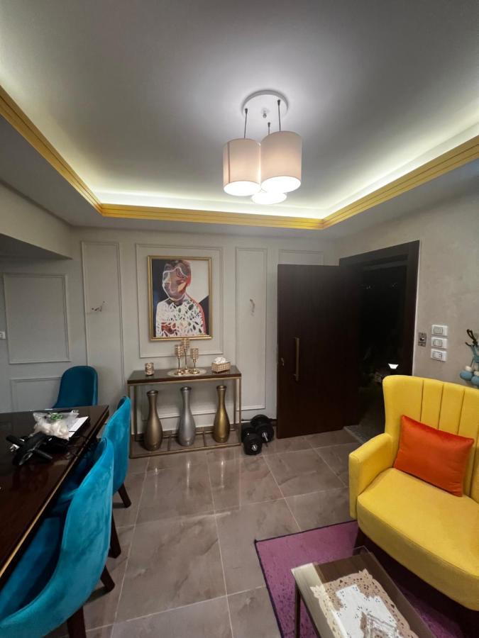 Luxury Flat With Garden And Private Entrance فاخرة بحديقة و مدخل خاص * Cairo