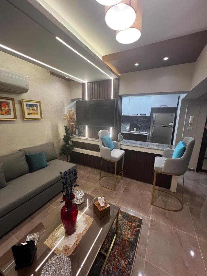 Apartamento Luxury Flat With Garden And Private Entrance فاخرة بحديقة و مدخل خاص *