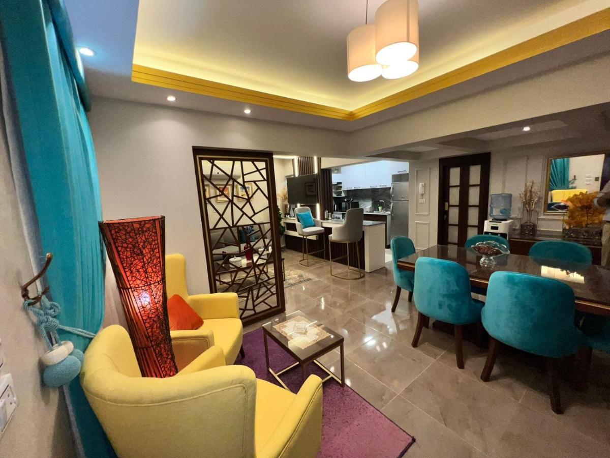 Luxury Flat With Garden And Private Entrance فاخرة بحديقة و مدخل خاص Apartamento