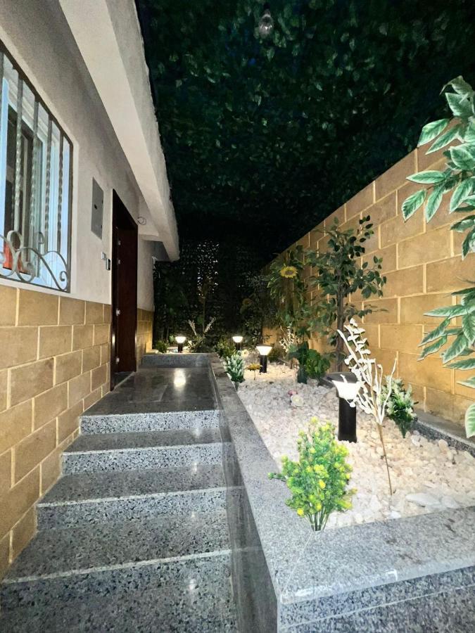 Apartamento Luxury Flat With Garden And Private Entrance فاخرة بحديقة و مدخل خاص *