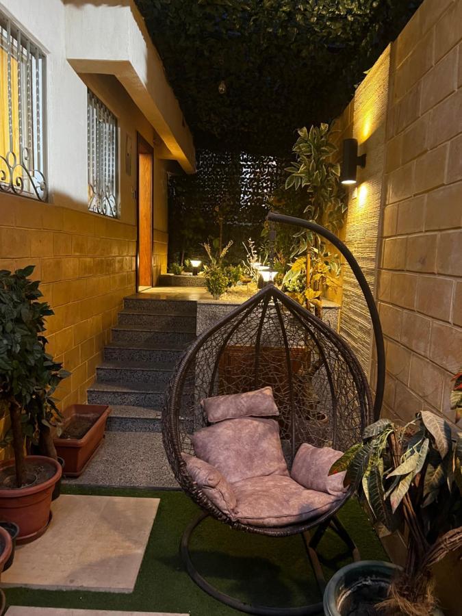 Luxury Flat With Garden And Private Entrance فاخرة بحديقة و مدخل خاص Apartamento
