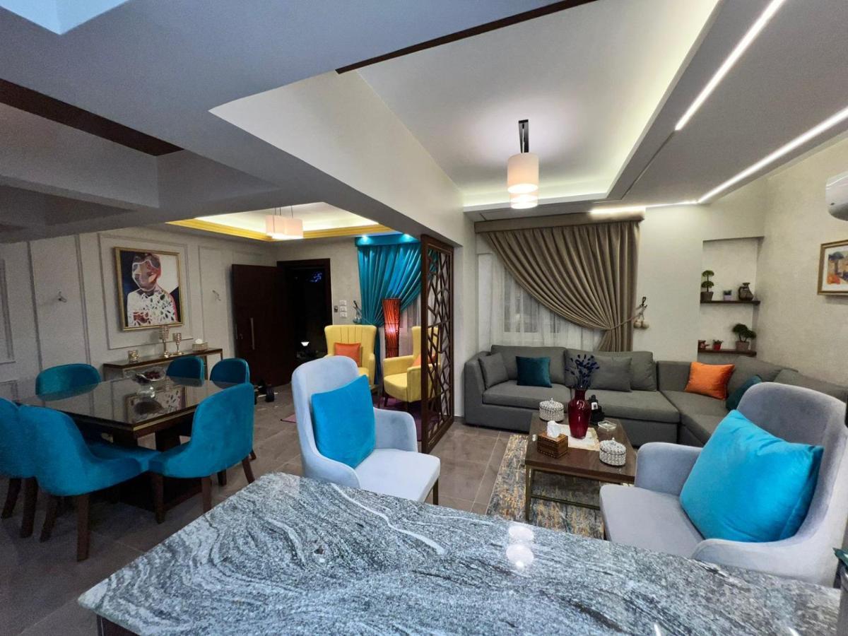 Luxury Flat With Garden And Private Entrance فاخرة بحديقة و مدخل خاص Apartamento *