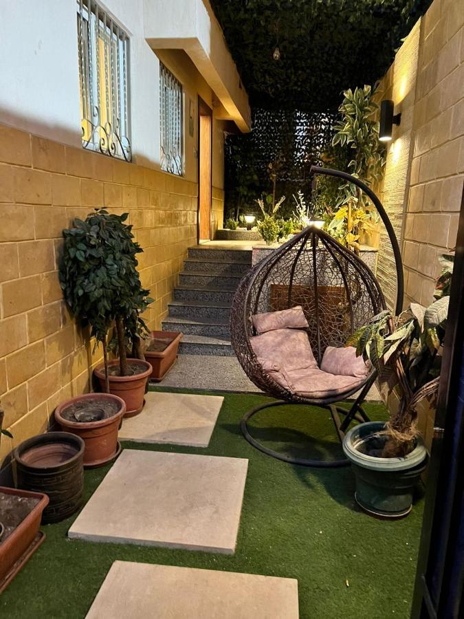 Luxury Flat With Garden And Private Entrance فاخرة بحديقة و مدخل خاص * Cairo