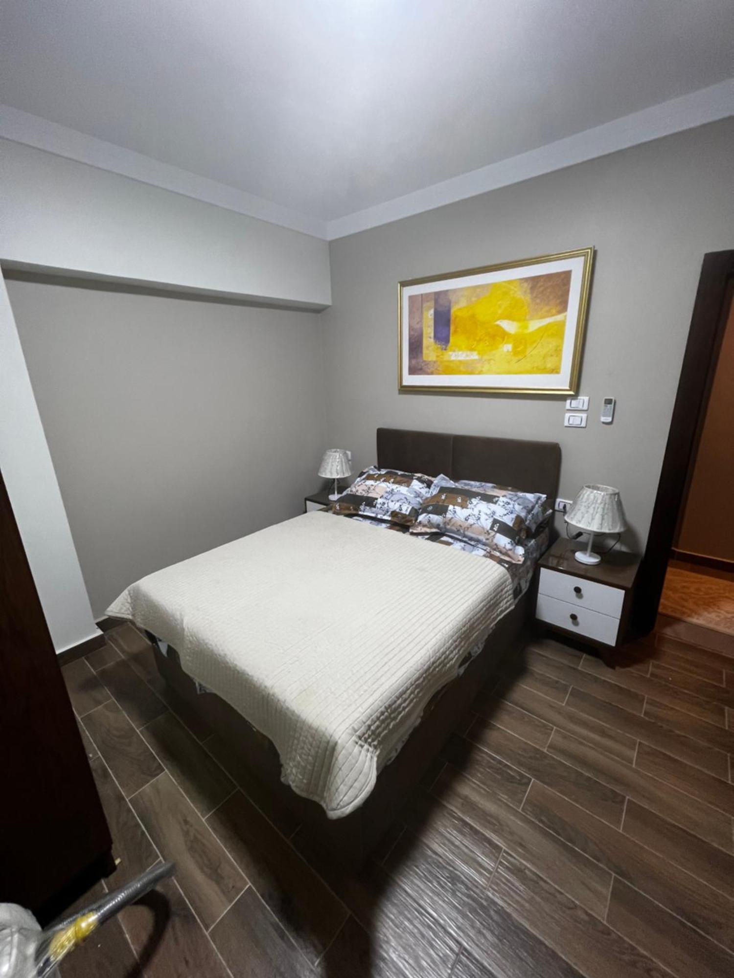Luxury Flat With Garden And Private Entrance فاخرة بحديقة و مدخل خاص Apartamento
